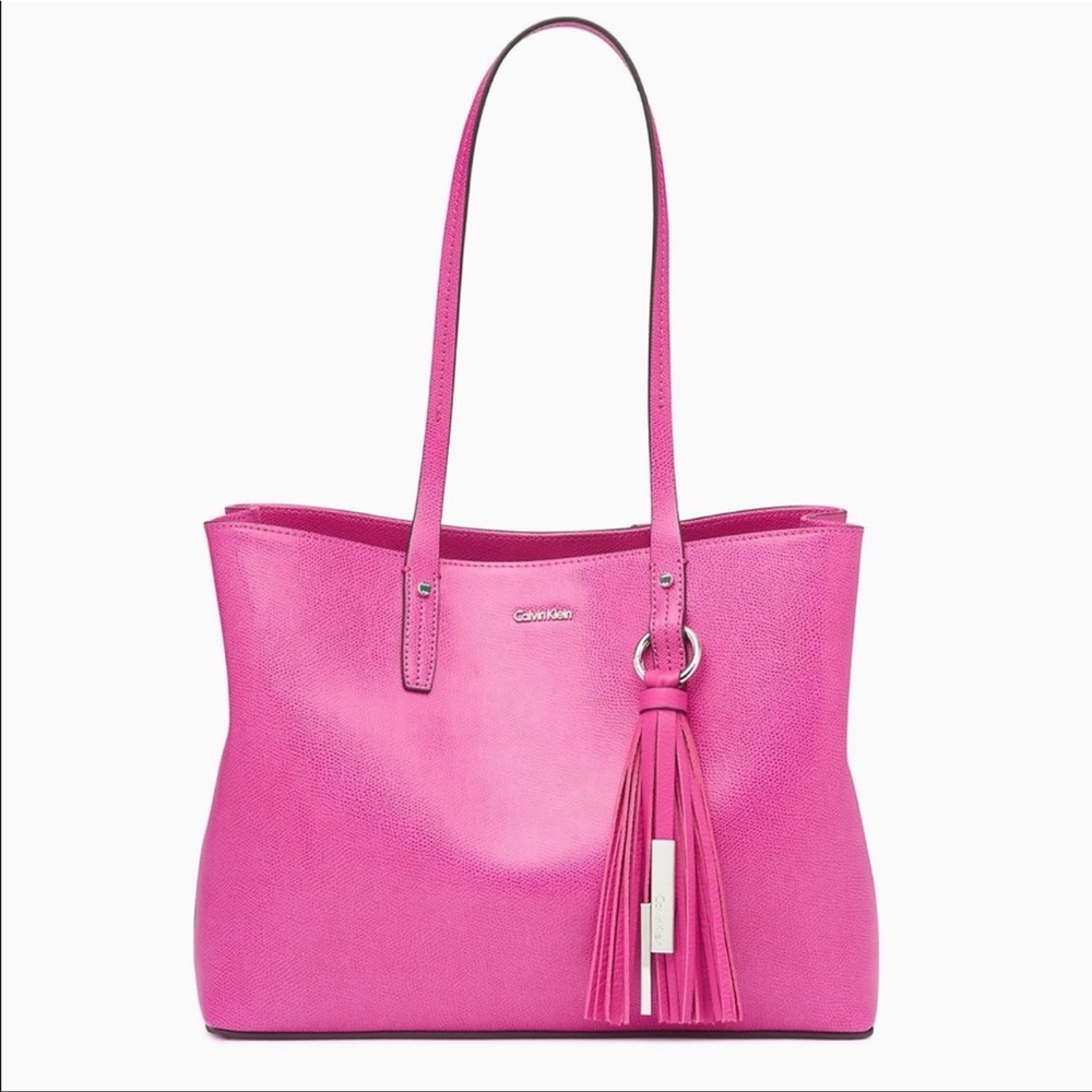 🚨Rare CalvinKlein Fuchsia Bag🚨